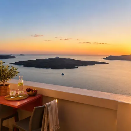 Aparthotel Mamma Mia Santorini Suites-volcano -caldera -sunset View Firá