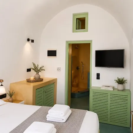 Mamma Mia Santorini Suites-volcano -caldera -sunset View Aparthotel 3*