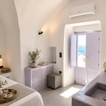 Mamma Mia Santorini Suites-volcano -caldera -sunset View Aparthotel 3*