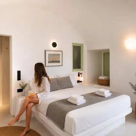 Mamma Mia Santorini Suites-volcano -caldera -sunset View Aparthotel 3*